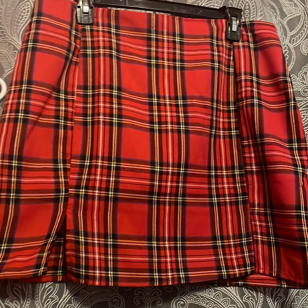 Cute checkered skirt♥️🖤